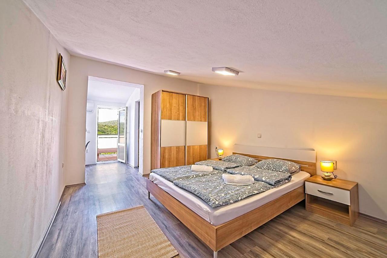 Holiday House Rab Kampor Eksteriør bilde